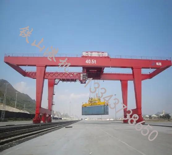 江西景德鎮(zhèn)集裝箱起重機(jī)廠家起重機(jī)適用于港口、碼頭等地方作業(yè)